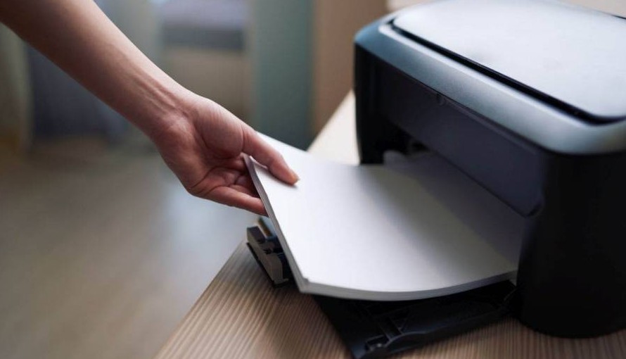 Что делать, если принтер чернит и пачкает бумагу?